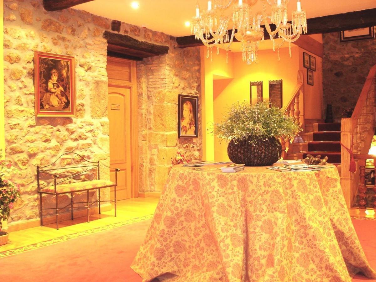 Hotel Palacio Garcia Quijano Corrales De Buelna Extérieur photo