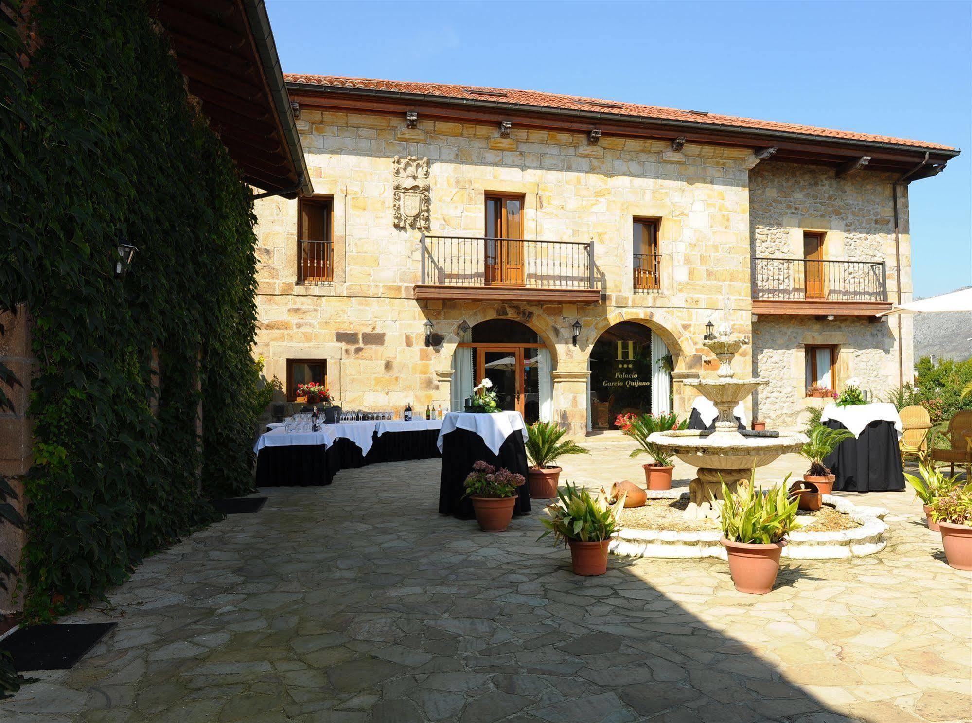 Hotel Palacio Garcia Quijano Corrales De Buelna Extérieur photo